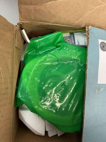 INSINKERATOR BADGER 500 FOOD WASTE DISPOSER IN BOX