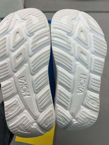 WOMENS HOKA U ORA RECOVERY SLIDES - SIZE 8