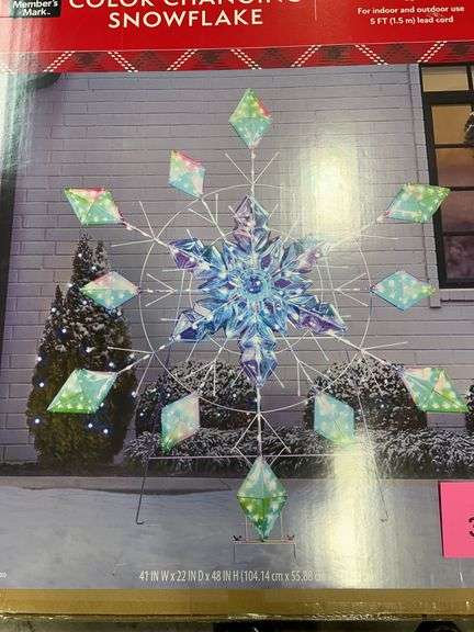 PRE LIT COLOR CHANGING SNOWFLAKE IN BOX