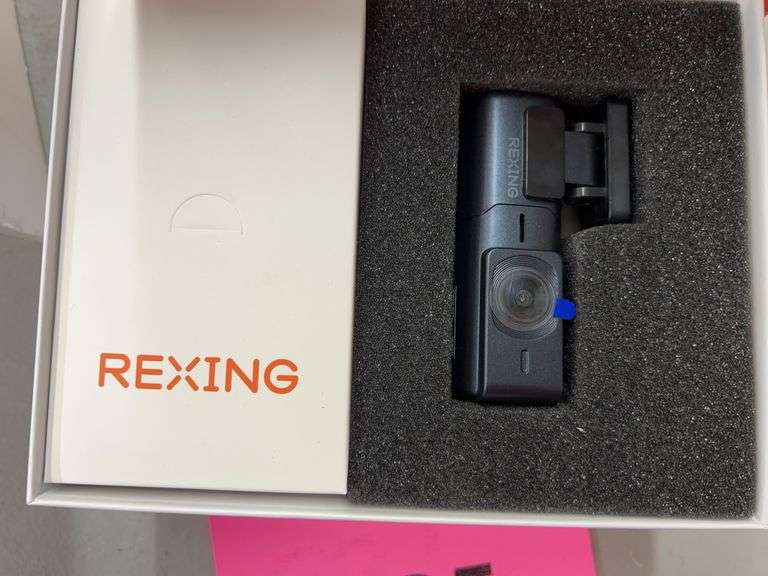 REXING DASH CAM IN BOX