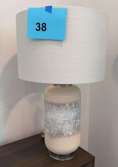 TABLE LAMP W/ SHADE
