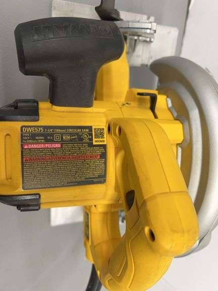 DEWALT 15A 7-1/4" CIRCULAR SAW