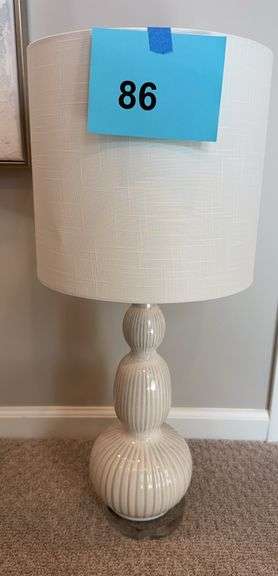 TABLE LAMP W/ SHADE