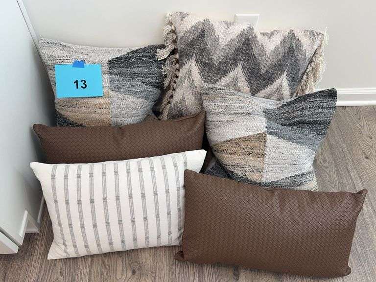 (6) DECOR THROW PILLOWS