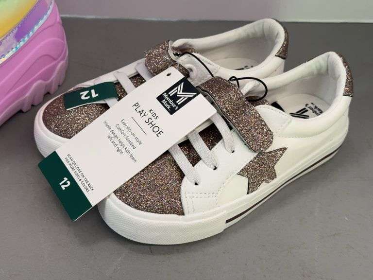 (2) PAIRS OF GIRLS SHOES SIZE 11/12