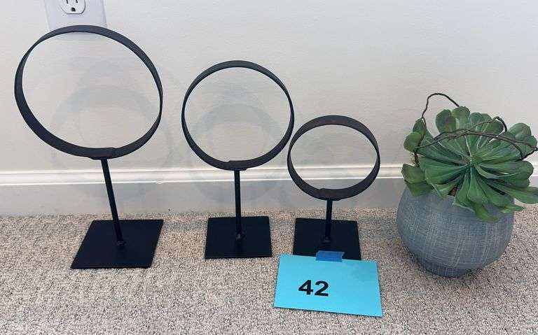 MISC LOT OF HOME DECOR