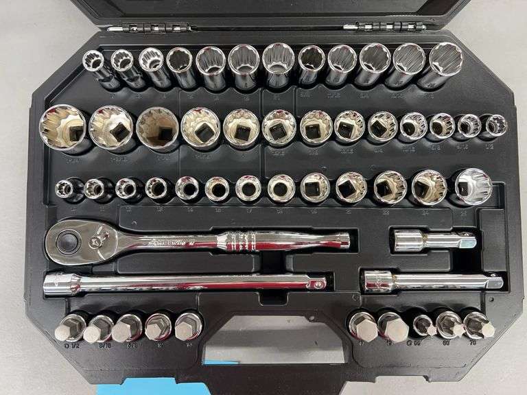 HUSKY 25PC MECHANICS TOOL SET IN CASE