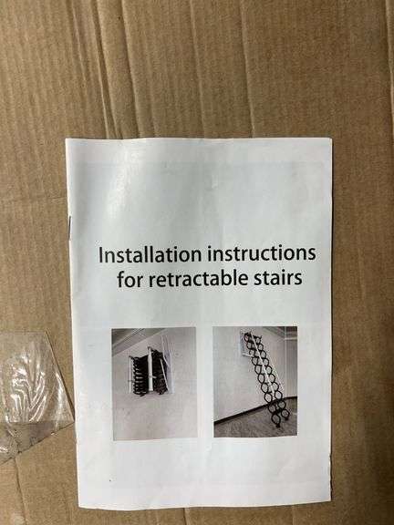 RETRACTABLE STAIRS IN BOX