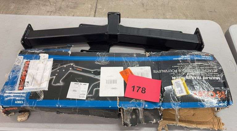 CURT MULTI-FIT TRAILER HITCH W/ BOX