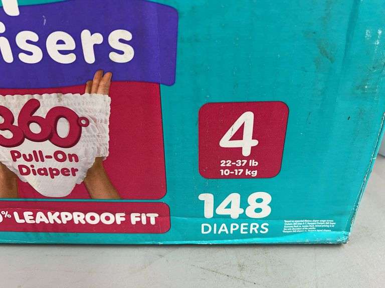 BOX OF PAMPERS DIAPERS - SIZE 4