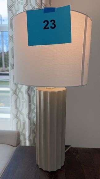 TABLE LAMP W/ SHADE