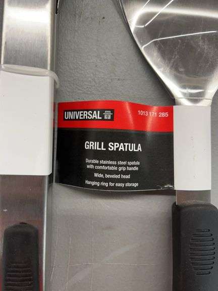 GRILL BRUSH, TONGS & SPATULA