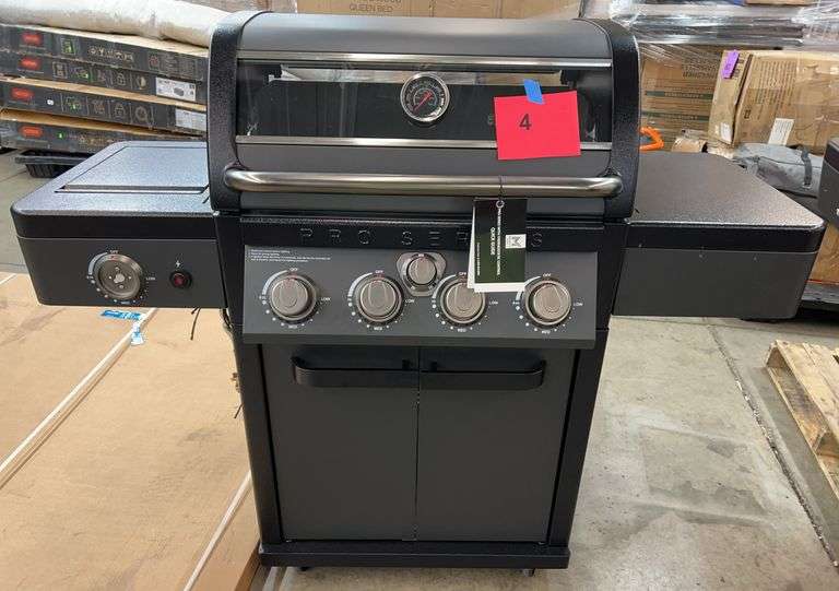 PRO SERIES 4 BURNER GAS GRILL