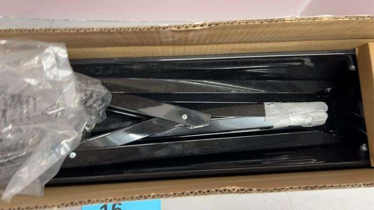 HUSKY FOLDING STEEL SAWHORSE IN BOX