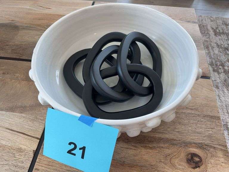 MISC LOT OF HOME DECOR