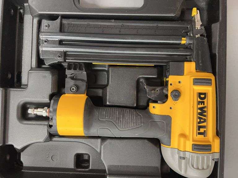 DEWALT 18GA BRAD NAILER IN CASE