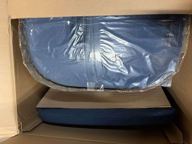 SMALL SPACE SWIVEL CHAIR IN BOX - OCEAN