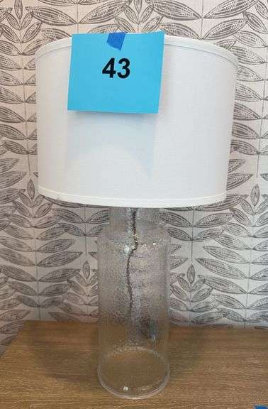 TABLE LAMP W/ SHADE