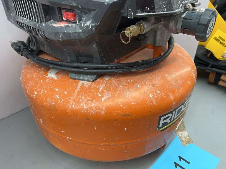 AS IS - RIDGID 6 GAL ELECTRIC PANCAKE AIR COMPRESSOR