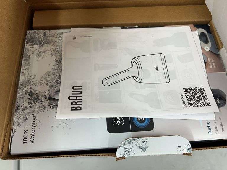 BRAUN SERIES 7 SHAVING SET IN BOX