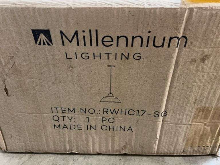 MILLENNIUM LIGHTING PENDANT LIGHT IN BOX