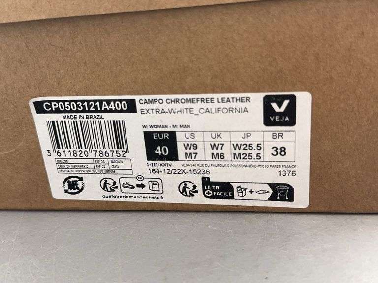 VEJA UNISEX SHOES SIZE MENS 7 OR WOMENS 9