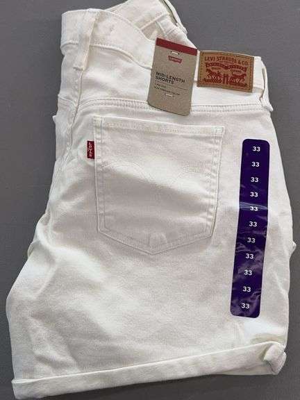 WOMENS LEVIS SHORTS SIZE 33 - WHITE