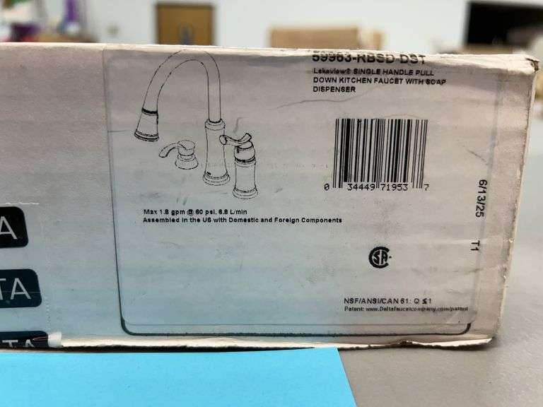 DELTA LAKEVIEW PULL DOWN KITCHEN FAUCET IN BOX