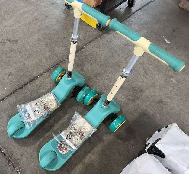 (2) KIDS JETSON KICK SCOOTERS