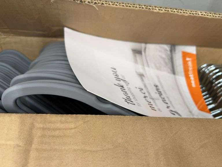 NEATFREAK 50PC RUBBERIZED SLIM HANGERS IN BOX