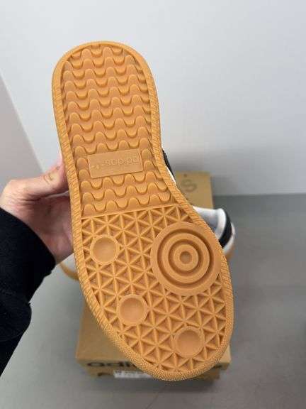 UNISEX ADIDAS SAMBA XLG SIZE MENS 5 OR WOMENS 6