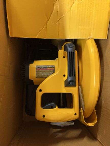 DEWALT 14" CHOP SAW W/ BLADE CHANGE SYSTEM IN BOX