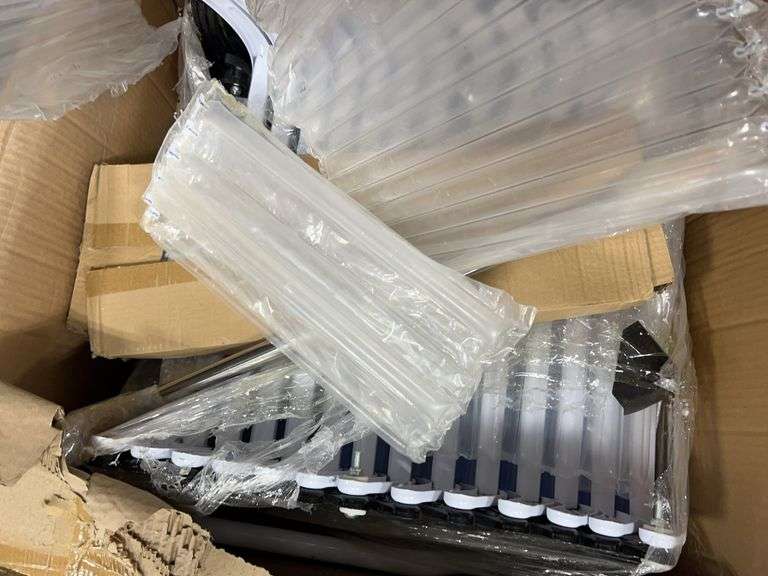 RETRACTABLE STAIRS IN BOX
