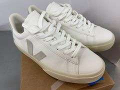 WOMENS VEJA CAMPO LEATHER SHOES - SIZE 8