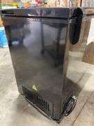 FRIGIDAIRE 7.0CU FT CHEST FREEZER - BLACK