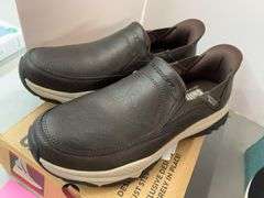 MENS SKECHERS IZAIAH SHOES - SIZE 9