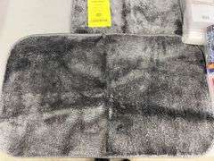 4PC BATHROOM LOT - RUGS, CURTAIN & SHOWER HEAD