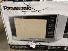 PANASONIC 2.2CU FT MICROWAVE OVEN IN BOX