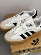 UNISEX SAMBA XLG SIZE MENS 9.5 OR WOMENS 10.5