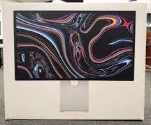 APPLE STUDIO DISPLAY (TILT & HEIGHT ADJUSTABLE) STANDARD GLASS IN BOX - SILVER (MODEL MK0Q3LLA)