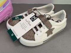 (2) PAIRS OF GIRLS SHOES SIZE 11/12