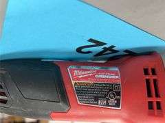 MILWAUKEE 7A 4-1/2" ANGLE GRINDER