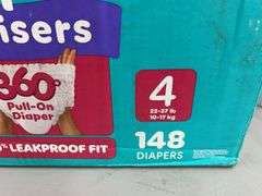 BOX OF PAMPERS DIAPERS - SIZE 4