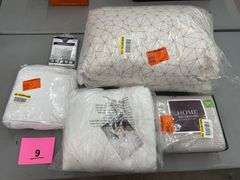 5PC BEDDING LOT - SEE PHOTOS