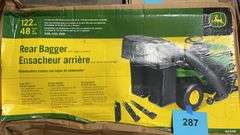 JOHN DEERE REAR BAGGER IN BOX