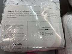 5PC BEDDING LOT - SEE PHOTOS