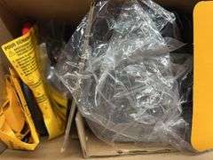 AS IS - DEWALT POWER INVERTER & JUMP STARTER IN BOX