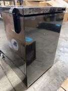 FRIGIDAIRE 7.0CU FT CHEST FREEZER - BLACK