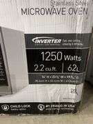 PANASONIC 2.2CU FT MICROWAVE OVEN IN BOX