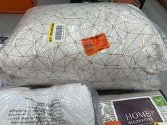 5PC BEDDING LOT - SEE PHOTOS